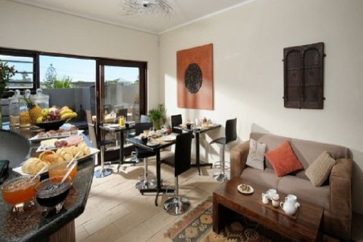 Dining room with stunning views to the landscape