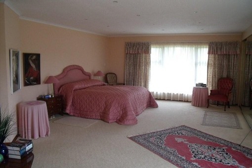 Spacious bedroom