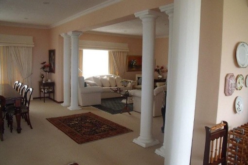 Entrance hall with columns