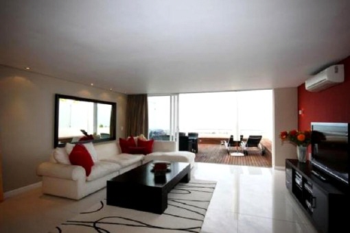 Spacious living room with balcony