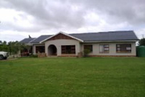Sheep farm in the area of George, with 2 separate houses, 4 garages and 2 store rooms