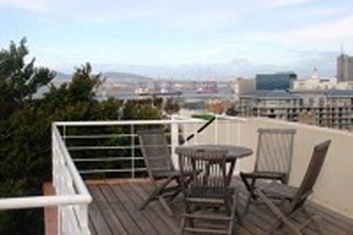 Cozy apartment of 2 bedrooms with spiral staircase leading up to the nice roof garden