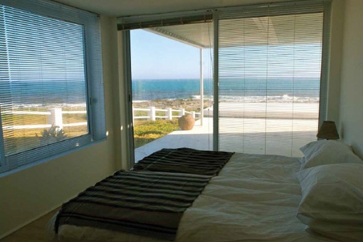 Bedroom with nice sea view