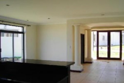 Modern flat in Plattekloof